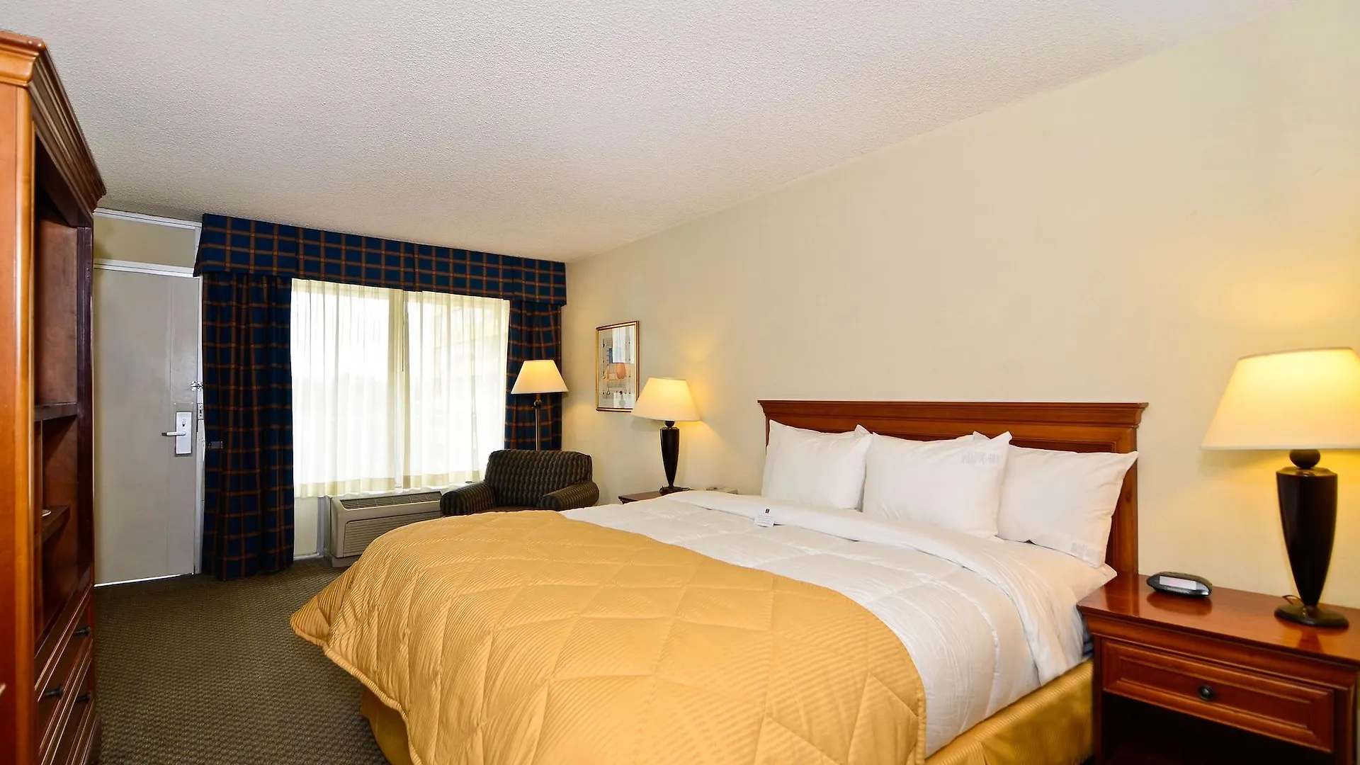Clarion Hotel Concord-Walnut Creek 3*, Конкорд